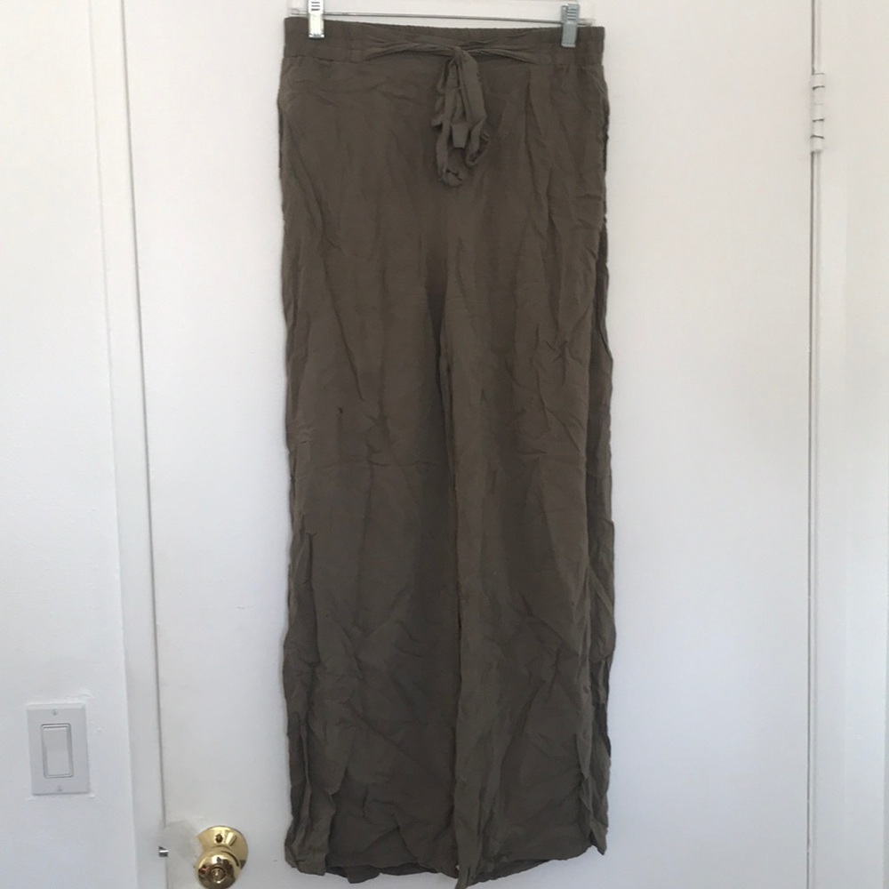 Women’s lose green pants